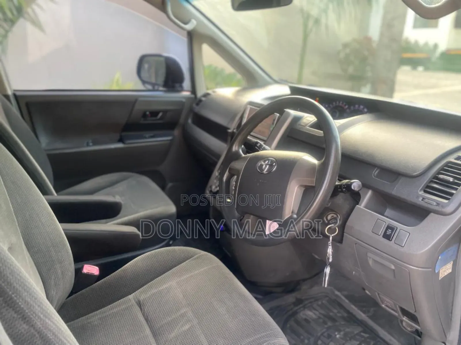 Toyota Noah 2007 Silver