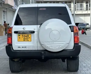 Nissan Patrol 2018 White