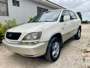 Toyota Harrier 2004 White