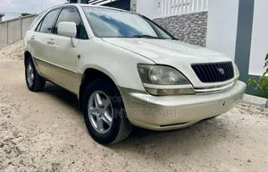 Toyota Harrier 2004 White