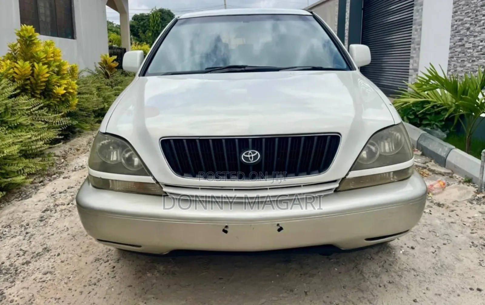 Toyota Harrier 2004 White