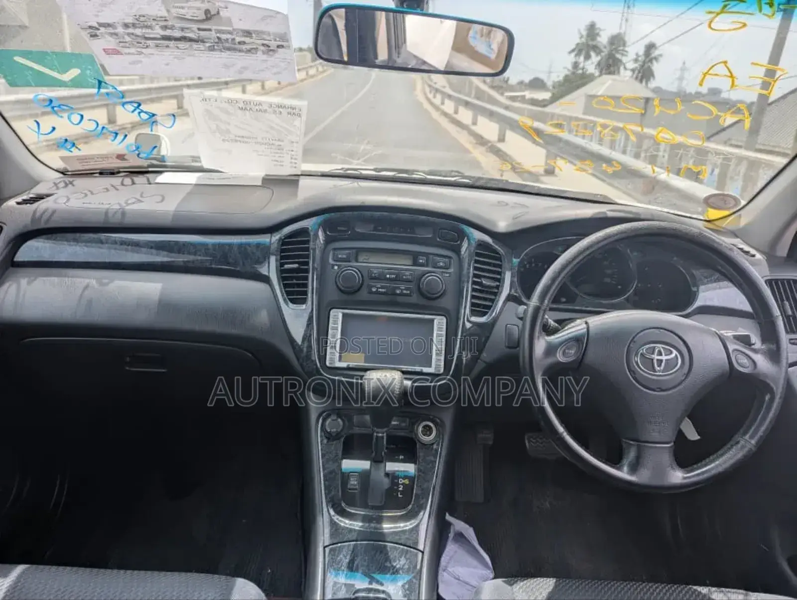 Toyota Kluger 2003 White