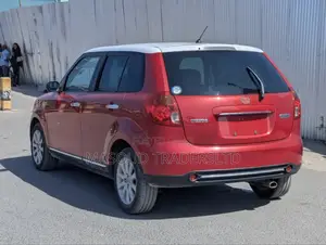 Mazda Verisa 2010 Red