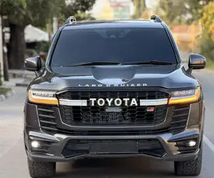 Toyota Land Cruiser 2018 Gray
