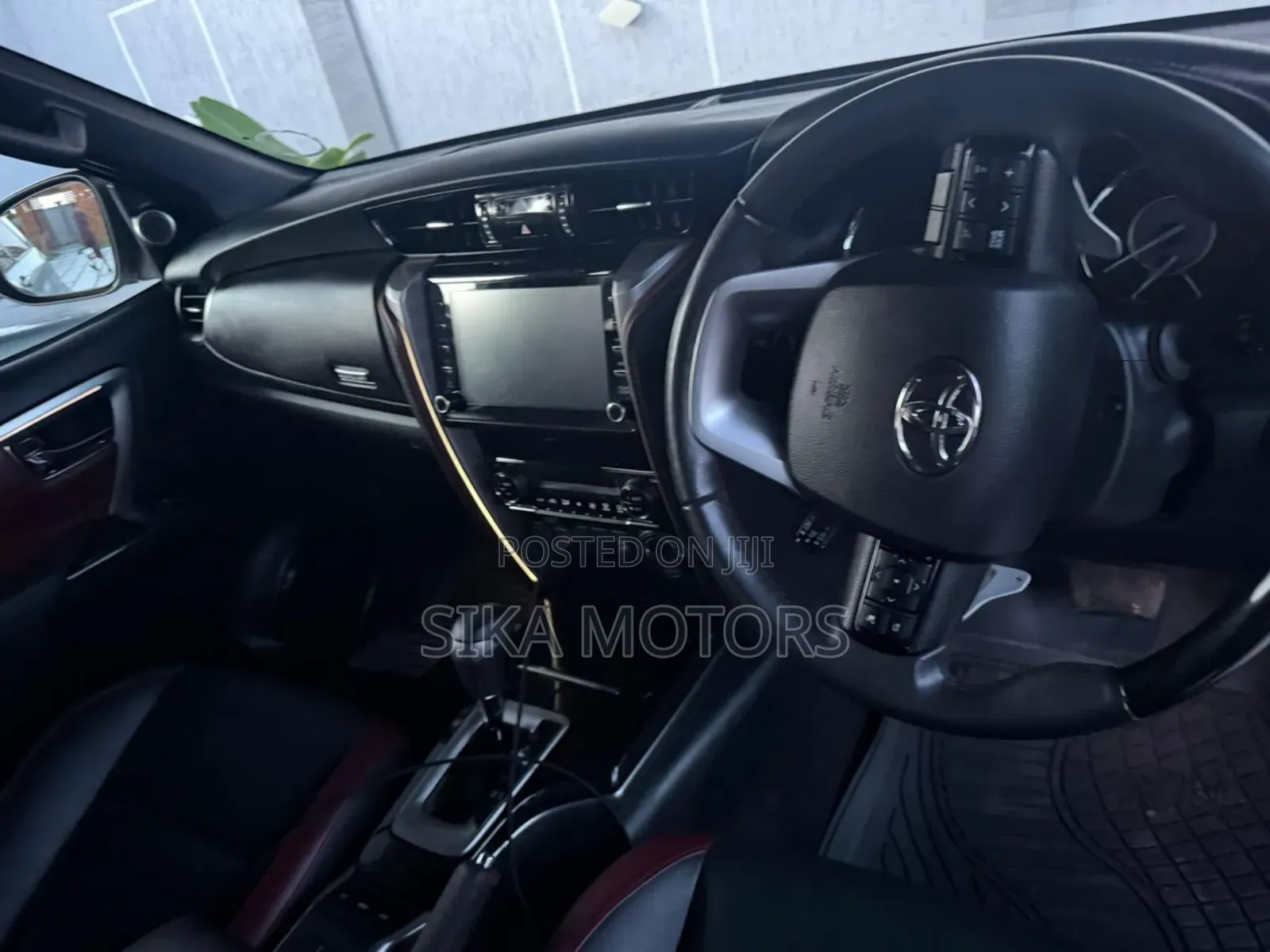 Toyota Fortuner 2025 White