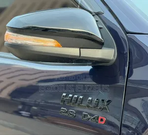 Toyota Hilux 2021 Blue