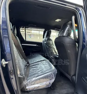 Toyota Hilux 2021 Blue