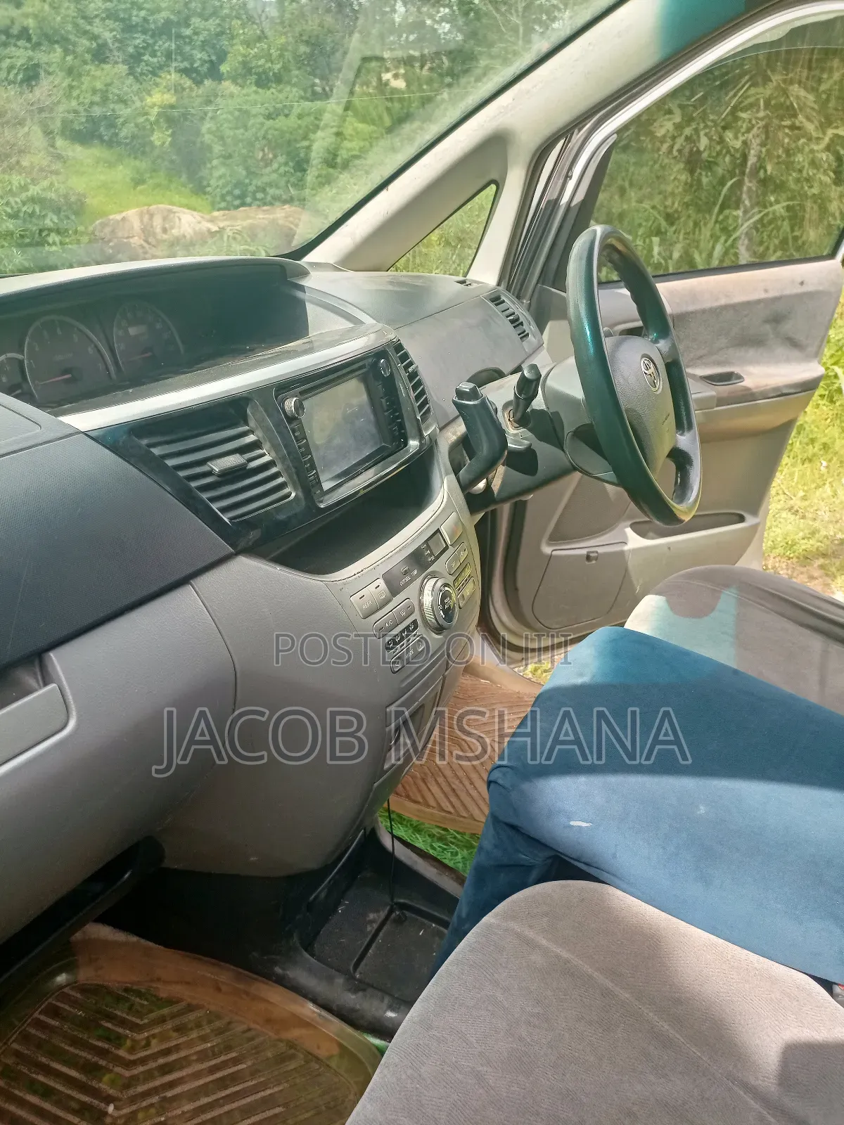 Toyota Voxy 2006 Silver