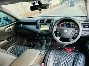 Toyota Crown 2010 White