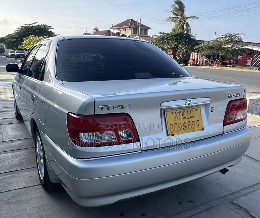 Toyota Carina 1.5 FWD Sedan 2001 Silver