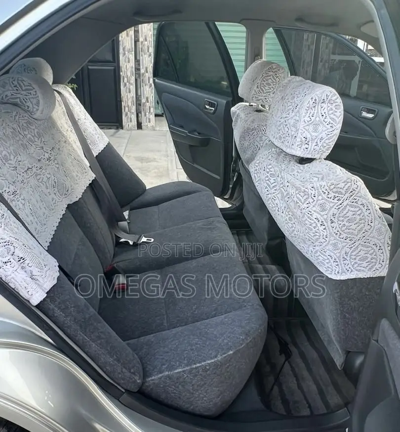 Toyota Carina 1.5 FWD Sedan 2001 Silver
