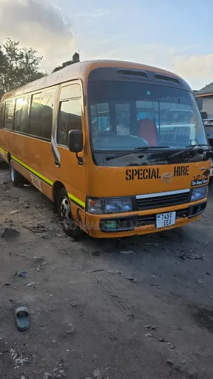 Toyota Coaster 2005 Orange