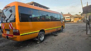 Toyota Coaster 2005 Orange