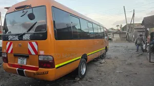 Toyota Coaster 2005 Orange