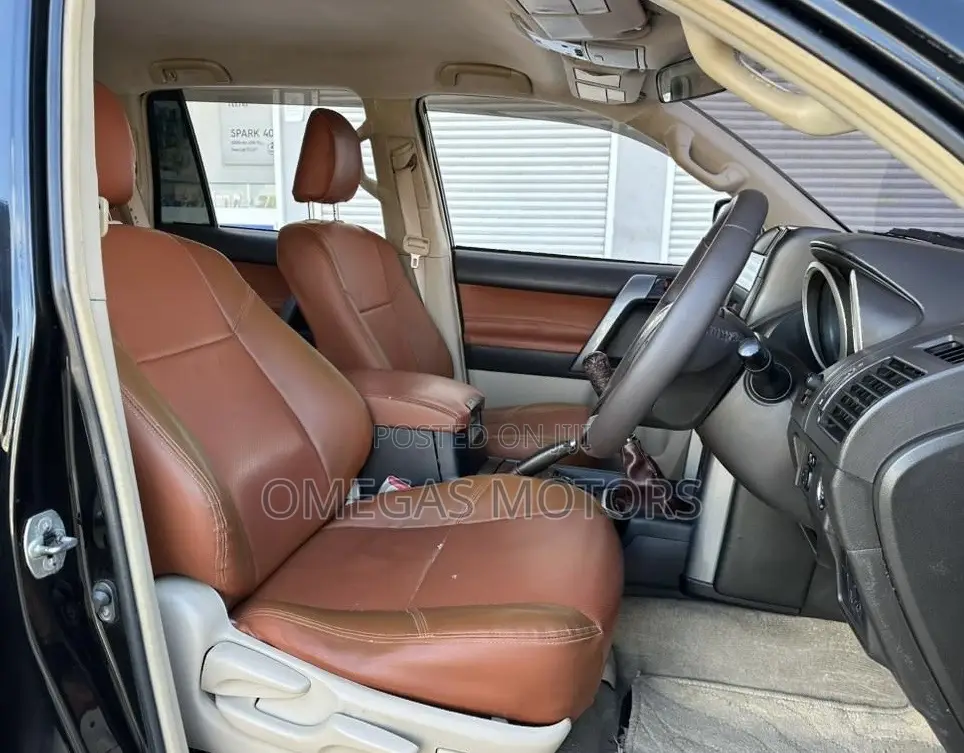 Toyota Land Cruiser Prado 2012 Black