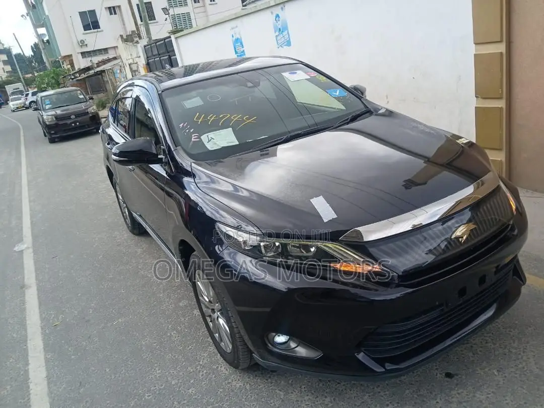 Toyota Harrier 2.0 2015 Black