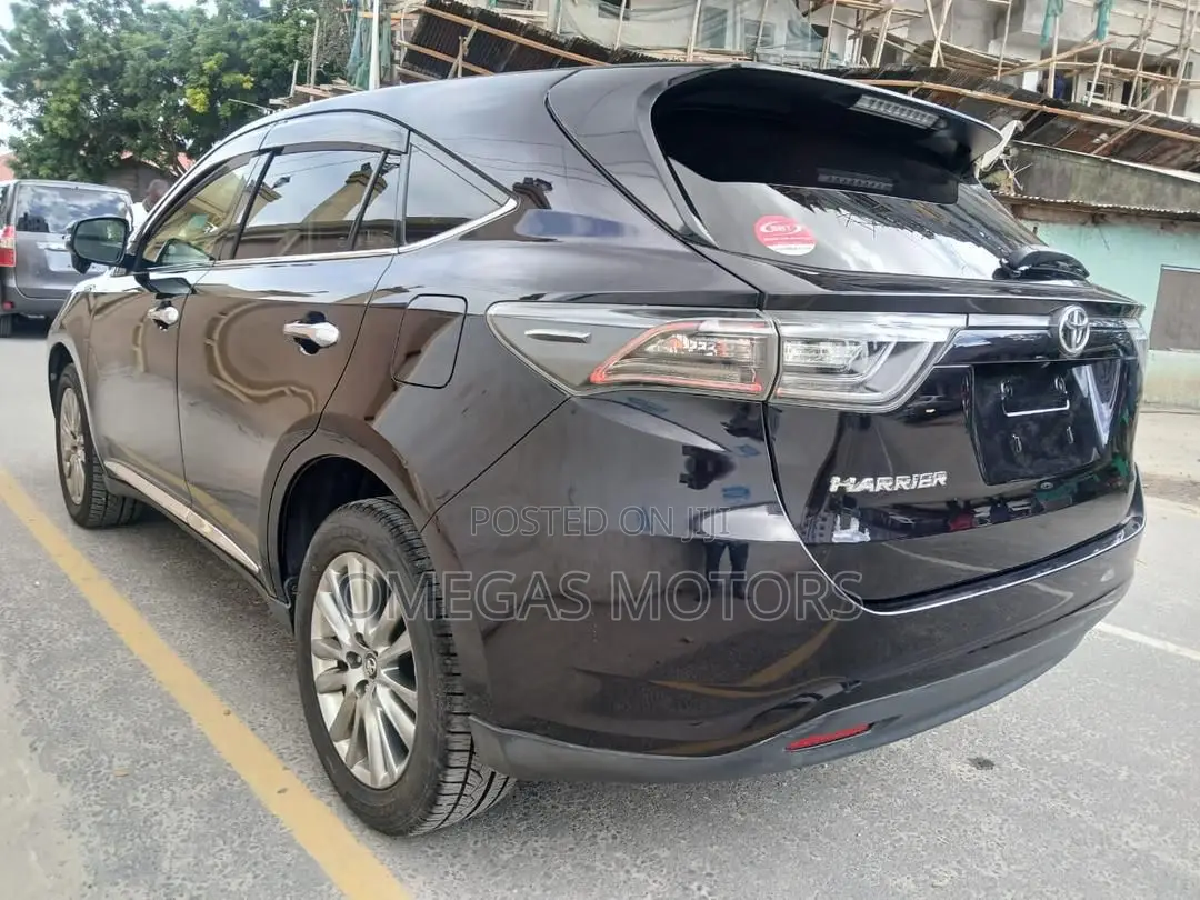 Toyota Harrier 2.0 2015 Black