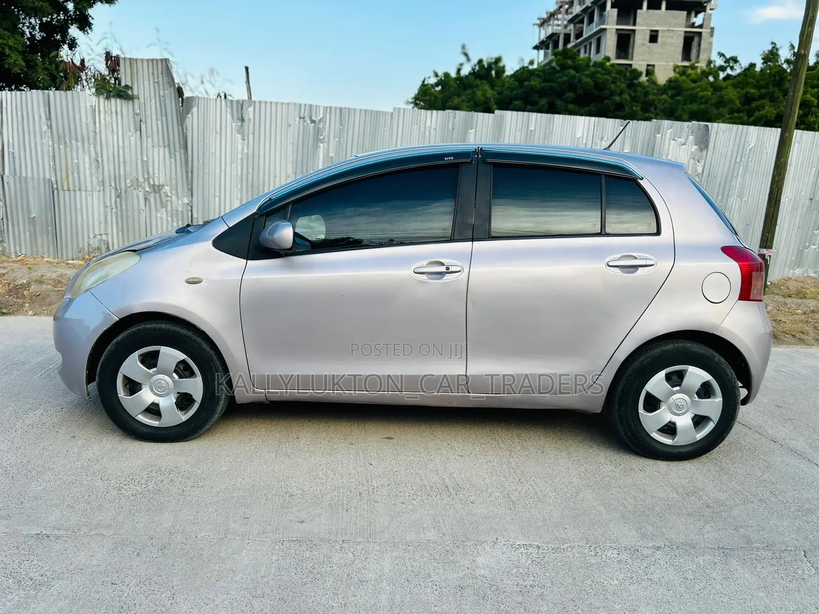 Toyota Vitz 2005 Pink