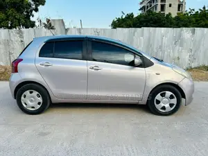 Toyota Vitz 2005 Pink