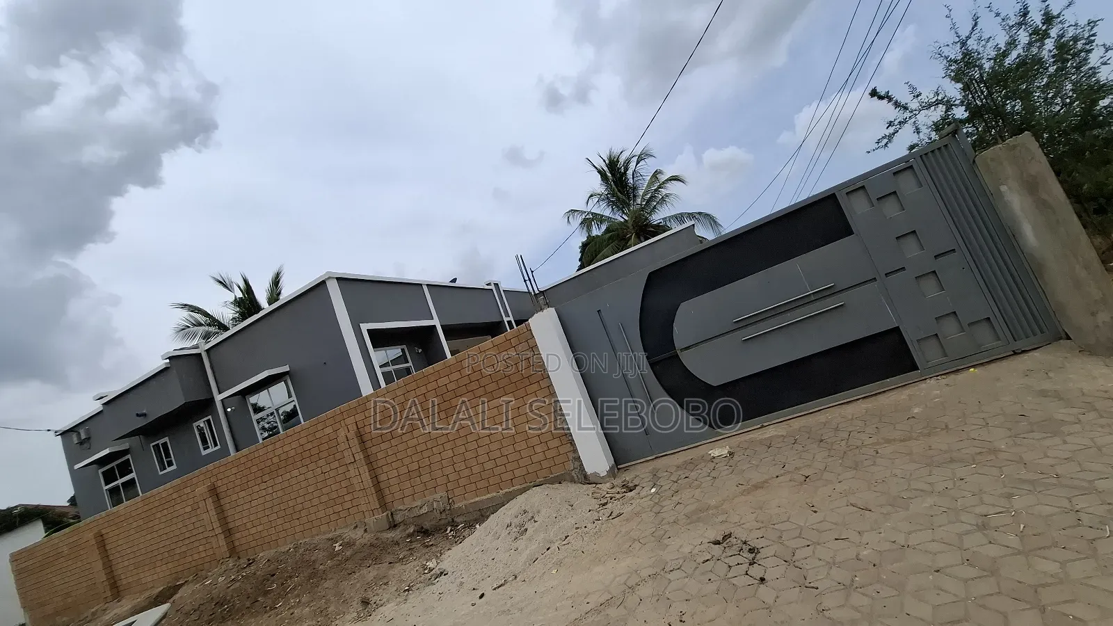 6bdrm Apartment in Madale Atlasi, Kinondoni for sale