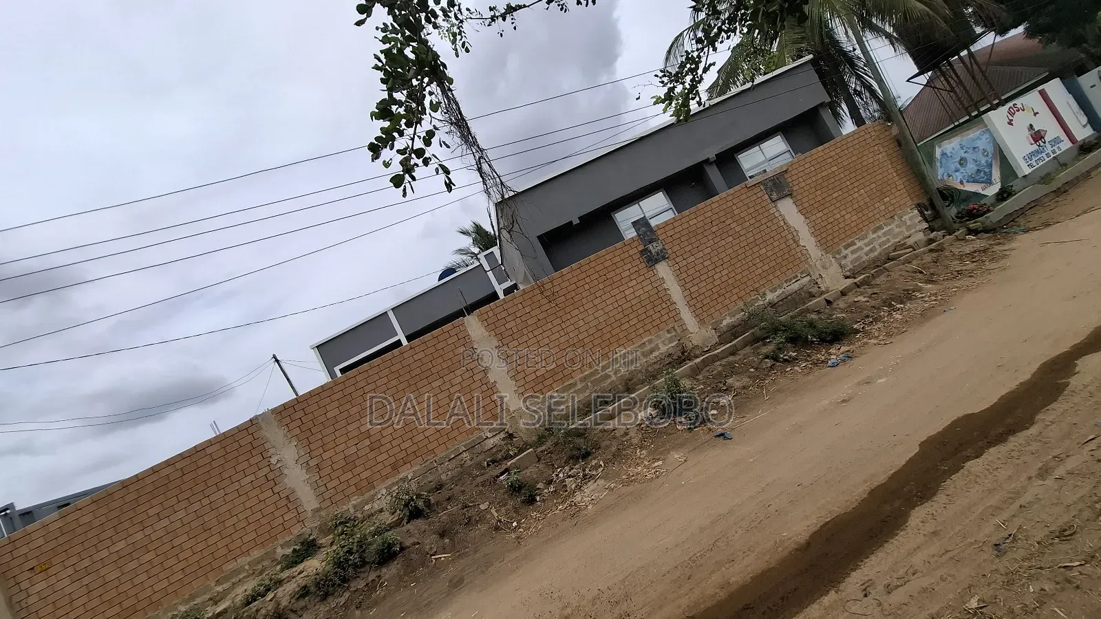 6bdrm Apartment in Madale Atlasi, Kinondoni for sale