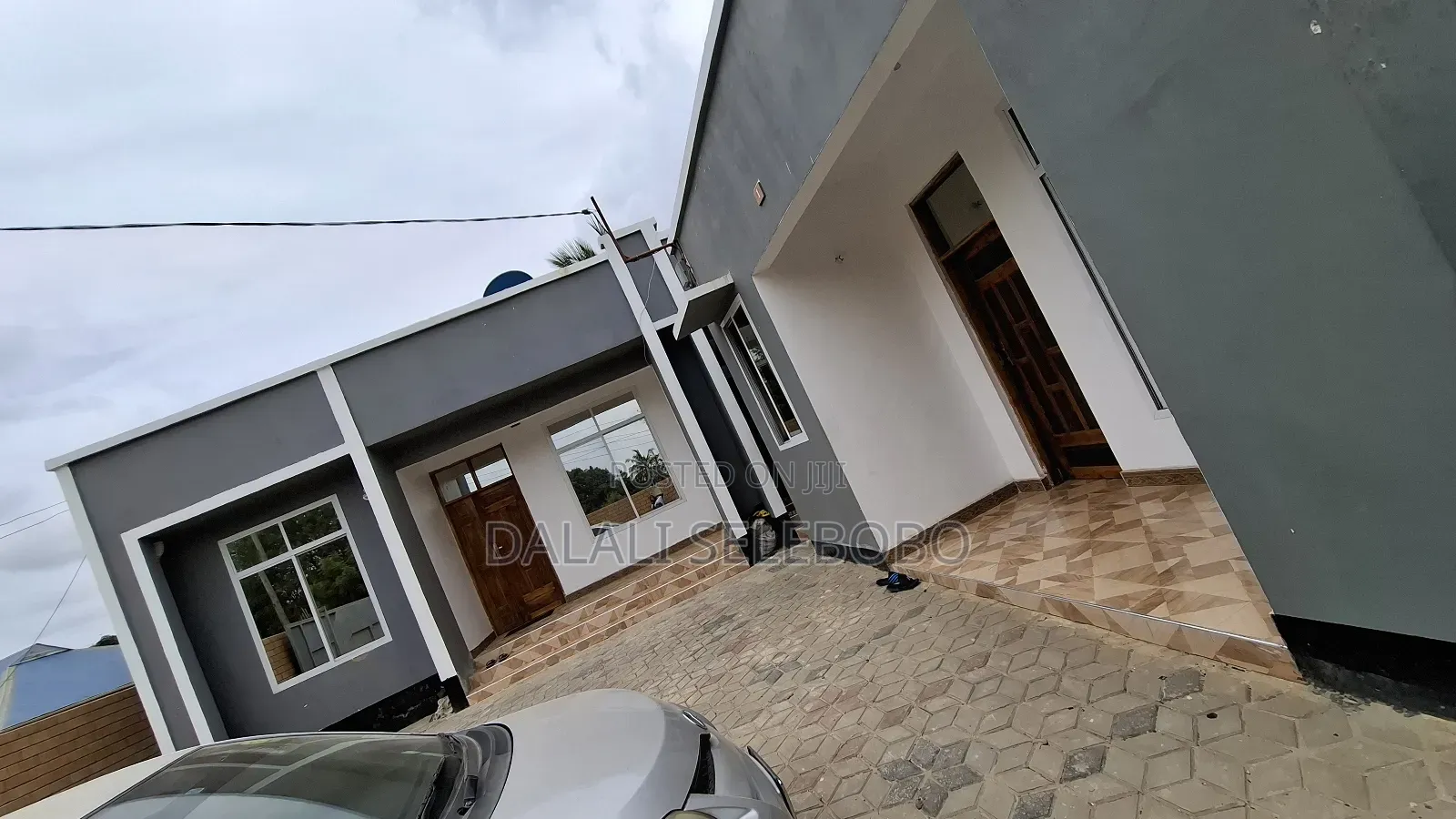 5bdrm Bungalow in Kinondoni for sale
