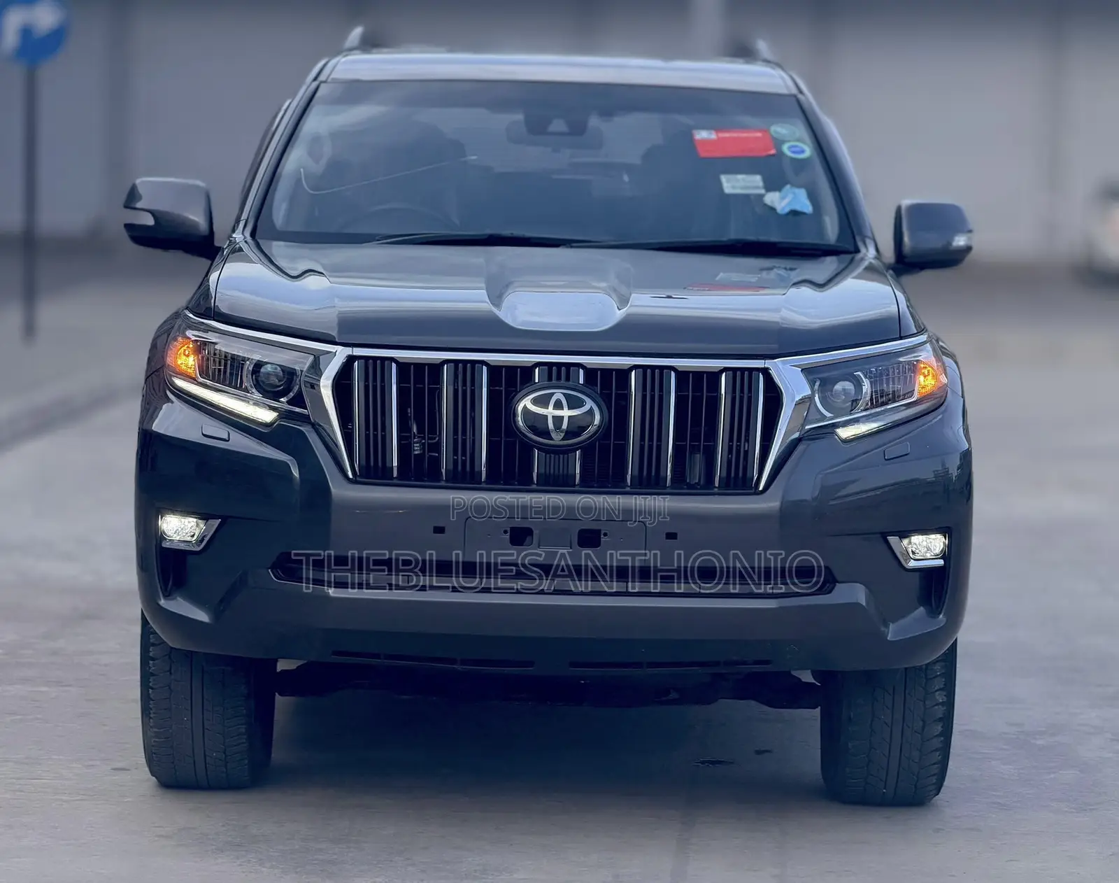 Toyota Land Cruiser Prado 2022 Gray