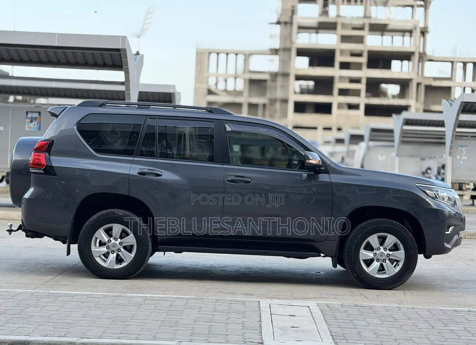 Toyota Land Cruiser Prado 2022 Gray