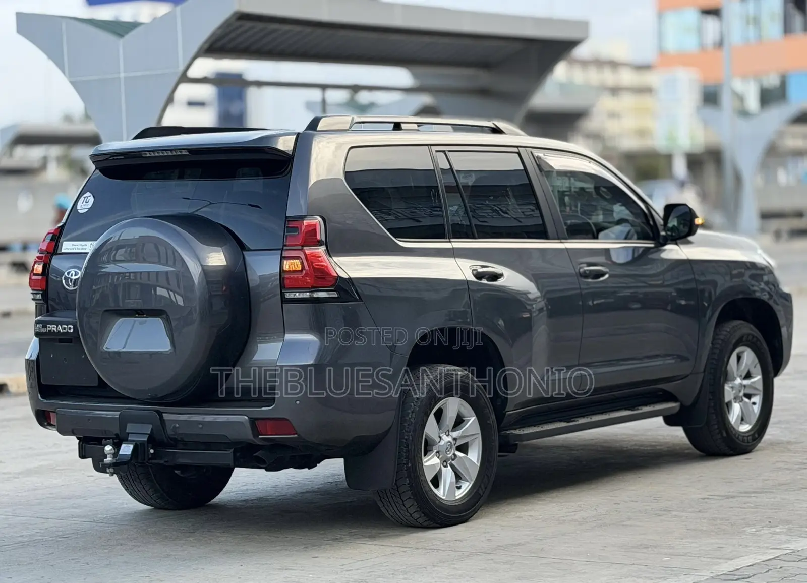 Toyota Land Cruiser Prado 2022 Gray