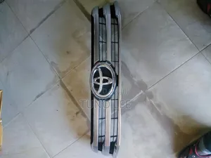 Hilux Revo Grill