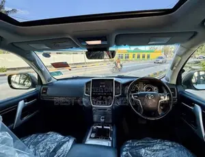 Toyota Land Cruiser 2020 Pearl
