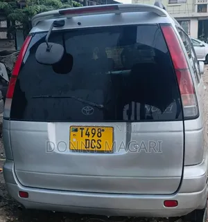 Toyota Noah 2005 Silver