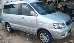 Toyota Noah 2005 Silver