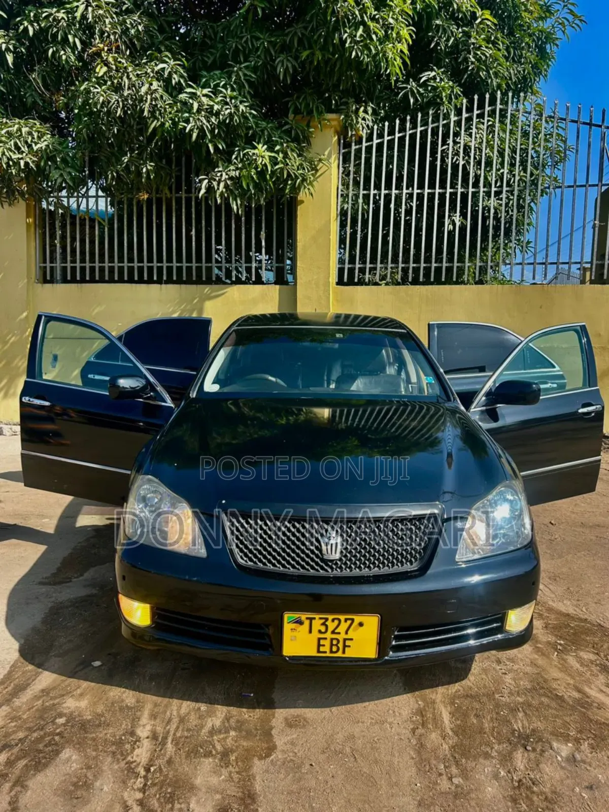 Toyota Crown 2006 Black