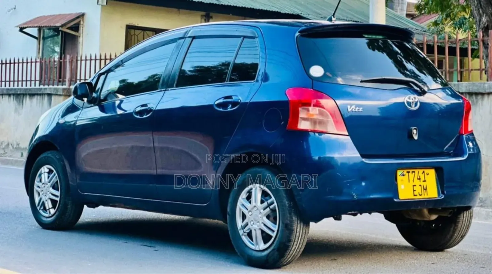 Toyota Vitz 2005 Blue