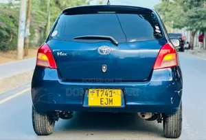 Toyota Vitz 2005 Blue