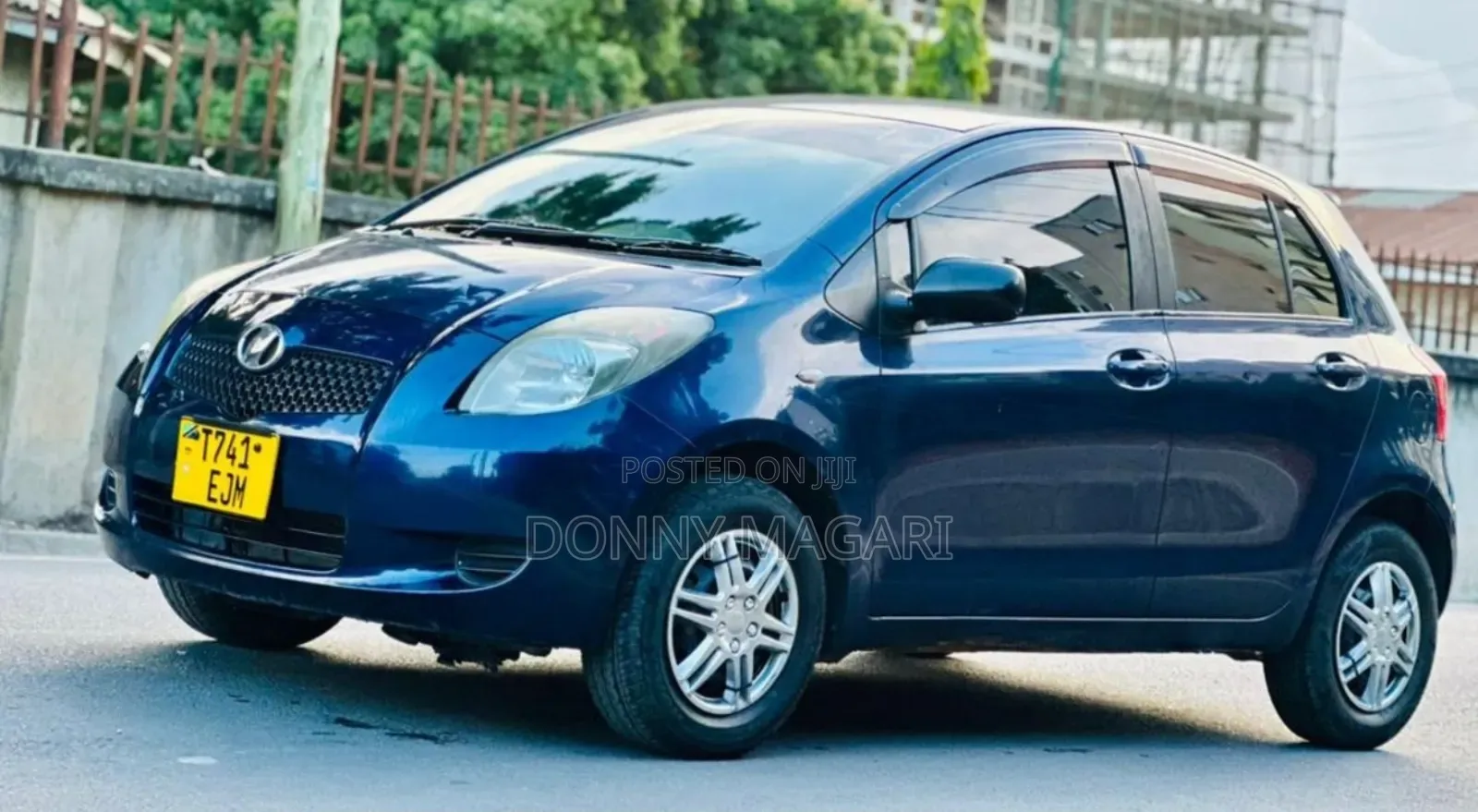 Toyota Vitz 2005 Blue