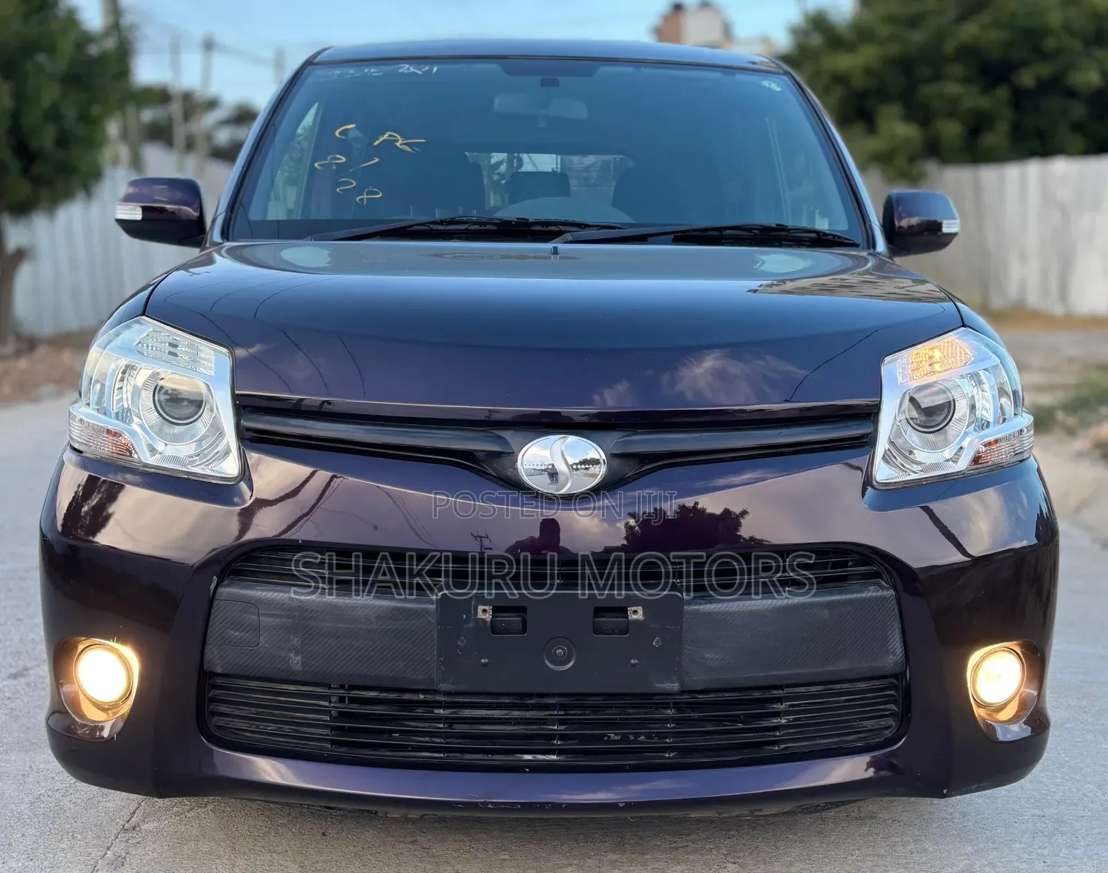 Toyota Sienta 2013