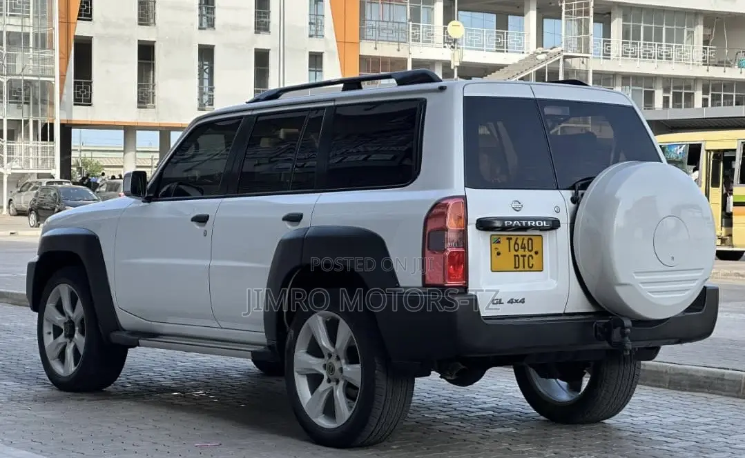 Nissan Patrol 2018 White