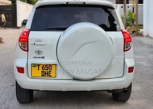 Toyota RAV4 2008 White