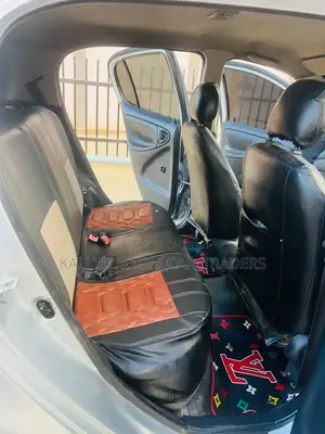 Toyota Vitz 2003 Silver
