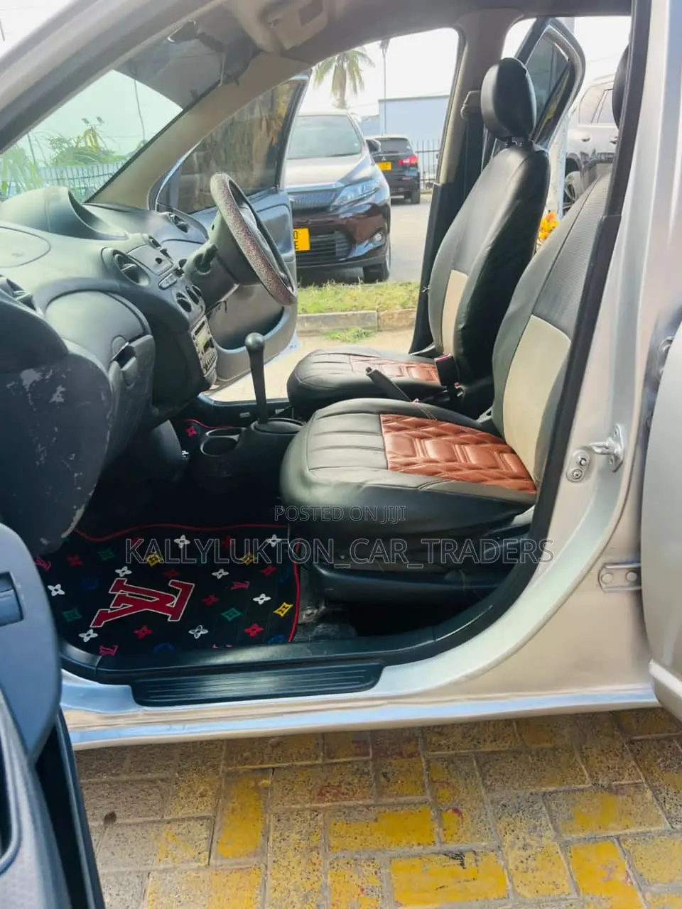Toyota Vitz 2003 Silver