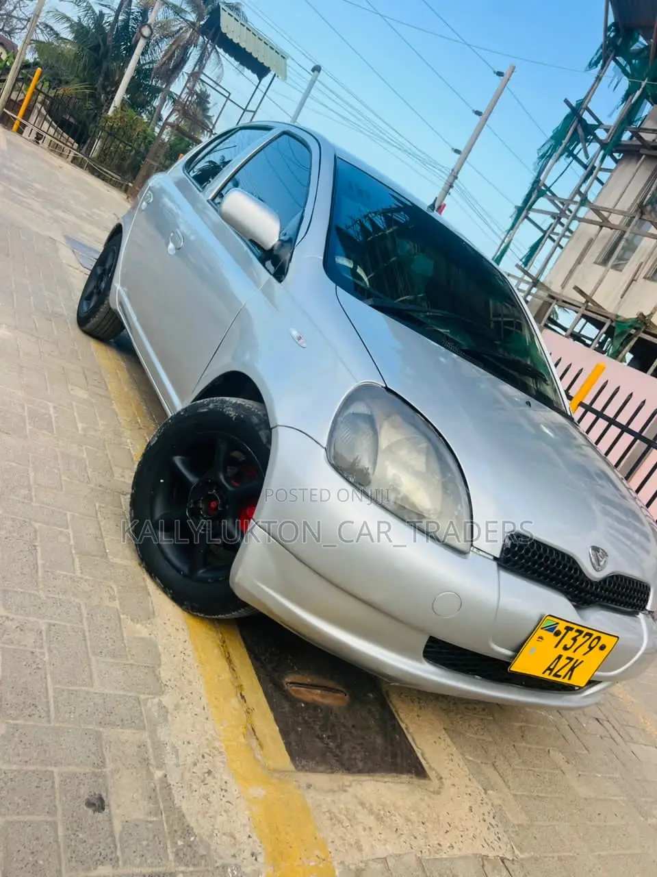 Toyota Vitz 2003 Silver