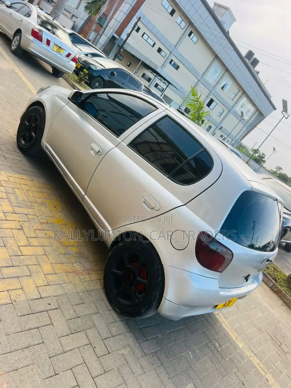 Toyota Vitz 2003 Silver