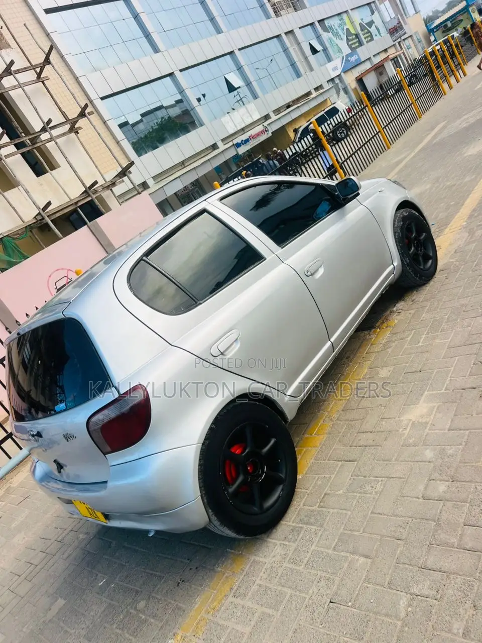 Toyota Vitz 2003 Silver