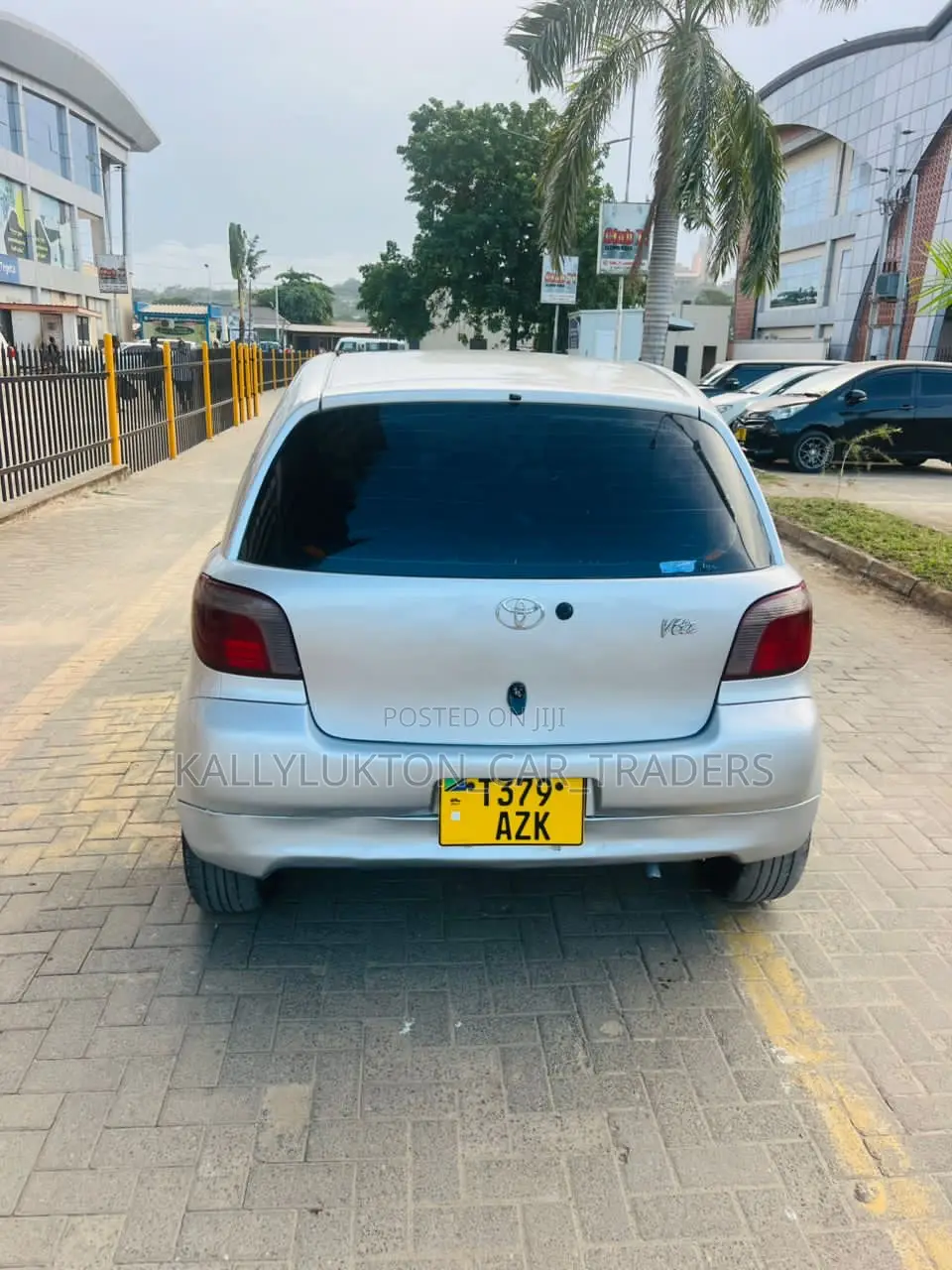 Toyota Vitz 2003 Silver