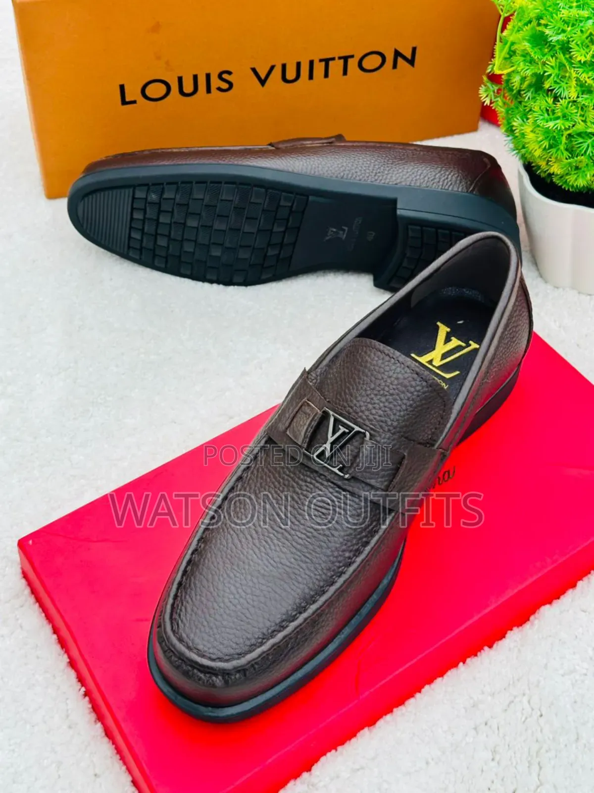 Men's Leather Shoes Very Royal Louis Vuitton Brand