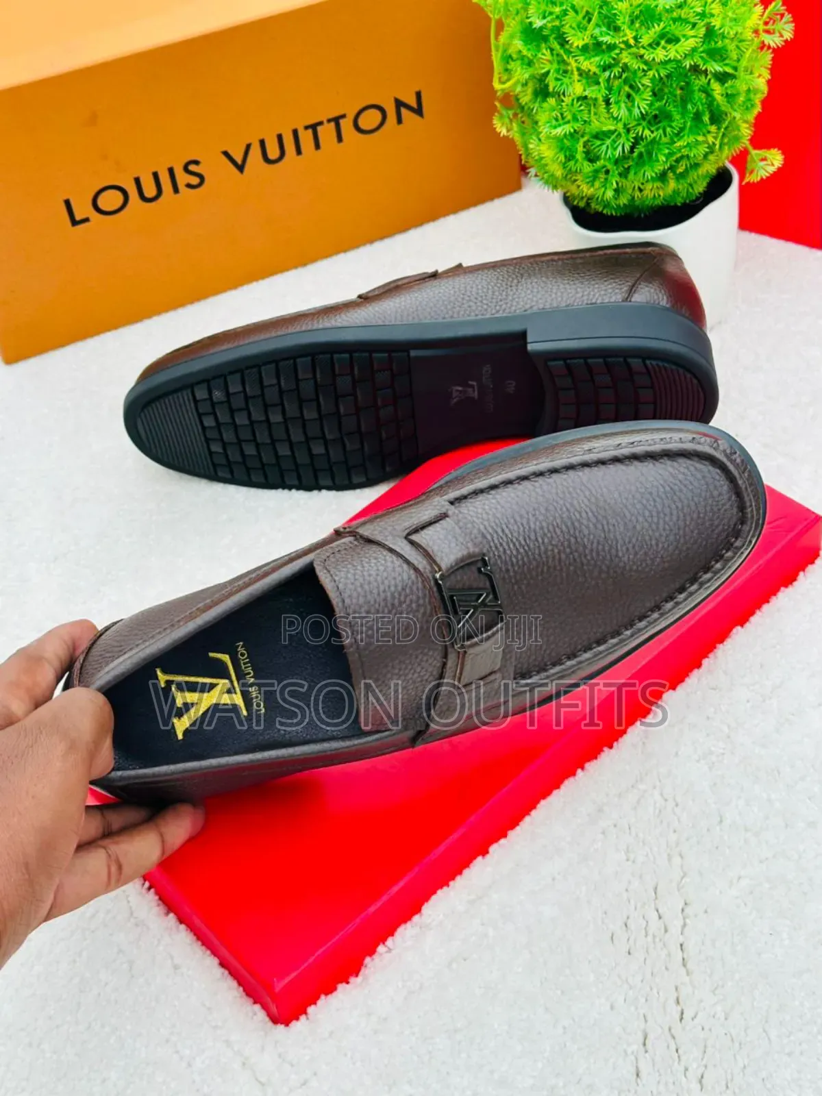 Men's Leather Shoes Very Royal Louis Vuitton Brand