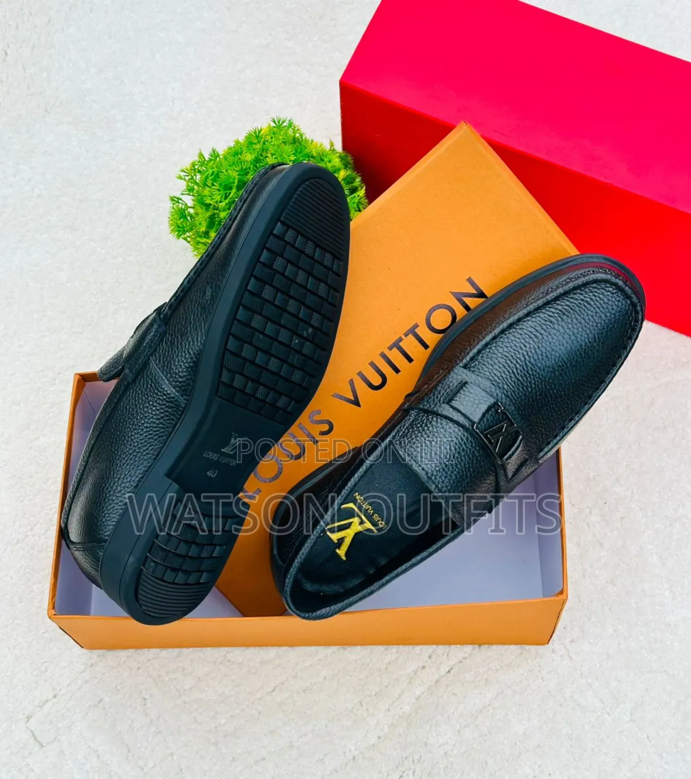 Men's Leather Shoes Very Royal Louis Vuitton Brand
