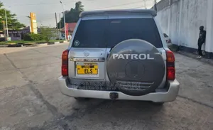 Nissan Patrol 4.5 2010 Silver